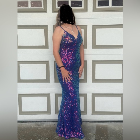 Floor Length Formal/Prom Dress - Picture 2 of 2